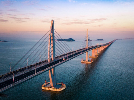 創(chuàng)世界之最！2.5個金字塔+2200萬方砂石用量，港珠澳大橋通過驗收